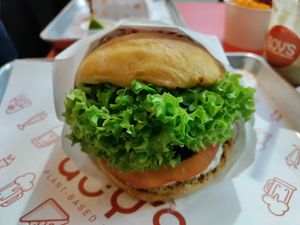 El Poyo (chicken) burger at Goy's Plant-Based Burgers - Napoles in Mexico City