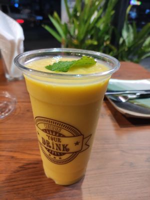 Mango smoothie at Penne in Koh Samui