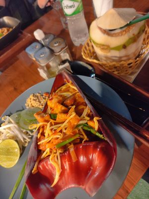 Pad Thai m at Penne in Koh Samui