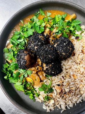 Vegan Strogonoff peanut at A Padoca in Porto