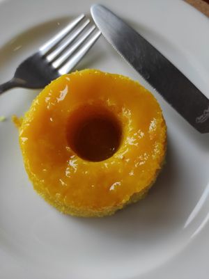 Quindim tradicional at A Padoca in Porto