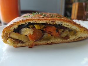 Lanche de batata doce e alh frances at A Padoca in Porto