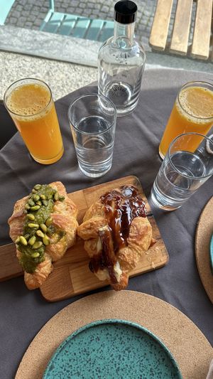 Eben though they look very sweet they were Not too sweet but perfect #Veganuary at A Padoca in Porto