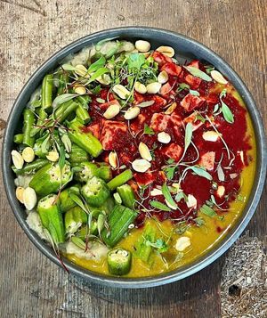 Red Curry Chuchu Peanuts and Okra at A Padoca in Porto