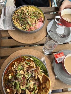 Shakshuka and Curryy  at A Padoca in Porto