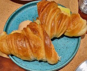 Croissant misto at A Padoca in Porto