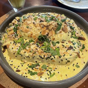 eggs bene  at A Padoca in Porto