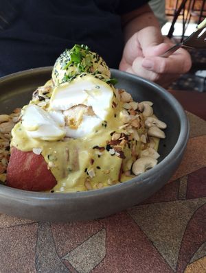 Eggs benidicts at A Padoca in Porto