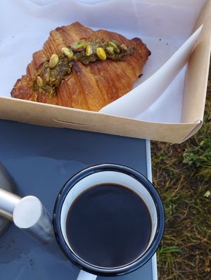Pistacho croissant take out camping at A Padoca in Porto