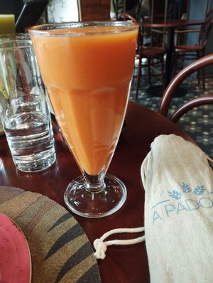 Energy juice at A Padoca in Porto