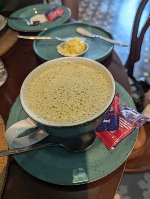 Matcha latte at A Padoca in Porto