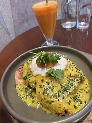 Benedict eggs  at A Padoca in Porto