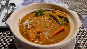 Curry laksa at Berjaya Cafe 成功咖啡廳 in Kuala Lumpur