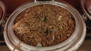 Noodles at Berjaya Cafe 成功咖啡廳 in Kuala Lumpur