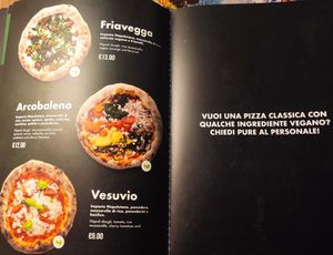 Pizze vegane dal menu at Pizzeria Acquario Cremona in Cremona