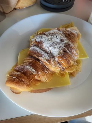  at O Melhor Croissant da Minha Rua   in Porto