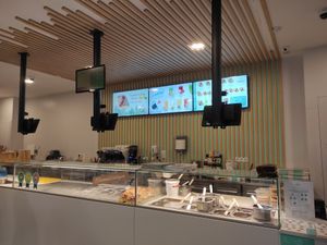 Inside at O Melhor Croissant da Minha Rua   in Porto