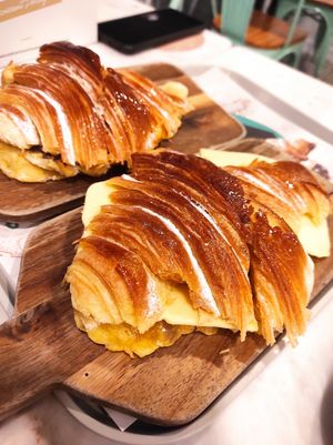 Misto croissant vegan at O Melhor Croissant da Minha Rua   in Porto