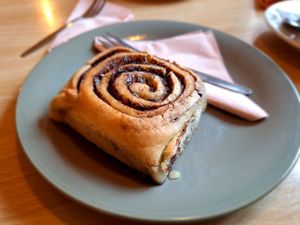 Vegane Zimtschnecke at Hans Liebt Kuchen in Stuttgart