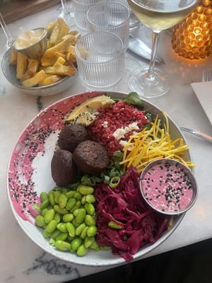 Buddha bowl; wat prijzig voor wat je krijgt  at Paco Ciao in Leiden