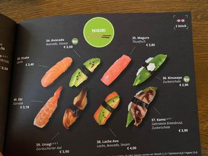 Avocado und Konusaya - Nigiri sind zu empfehlen. Sie kommen im Doppelpack.  at Kazumi Sushi Manufaktur in Hannover