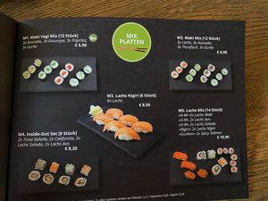 Der Maki Vegi Mix bietet eine leckere Basis, zu der man sich noch Sachen dazubestellen kann.  at Kazumi Sushi Manufaktur in Hannover
