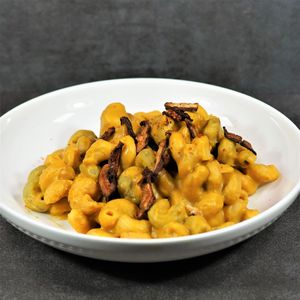 Butternut Squash Mac And Cheese with Crispy Shiitake Bacon at Spoon and Sprout in Houston