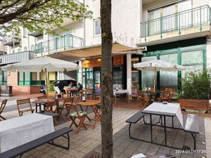 Sunshine On my shoulder  at Mama's Kitchen Hannover - 蝶碟出色 in Hannover