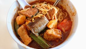 asam laksa with brown rice noodles at SunnyChoice - The Rail Mall in West Singapore