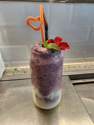 Bluberry smoothie at Lekker Cafe' in Krabi