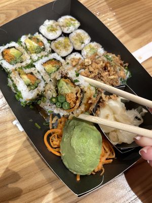   at LGW - itsu - ST in Horley