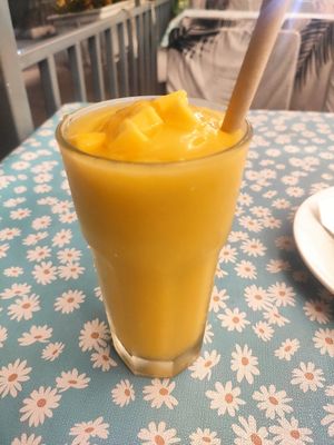 Mango Shake at May Veggie Home Express - ประสานมิตรพลาซ่า in Bangkok