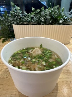 Wonton soup   at May Veggie Home Express - ประสานมิตรพลาซ่า in Bangkok