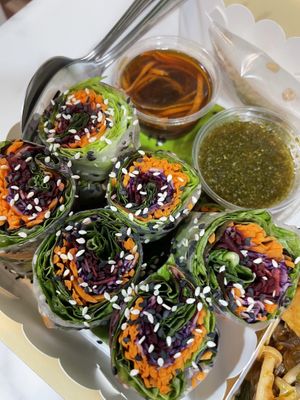 Fresh rolls  at May Veggie Home Express - ประสานมิตรพลาซ่า in Bangkok