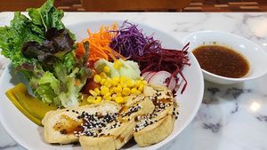  at May Veggie Home Express - ประสานมิตรพลาซ่า in Bangkok