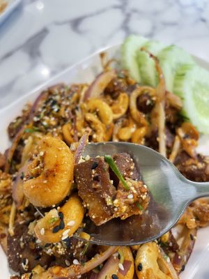 Close-up cashews and meatt #Veganuary at May Veggie Home Express - ประสานมิตรพลาซ่า in Bangkok