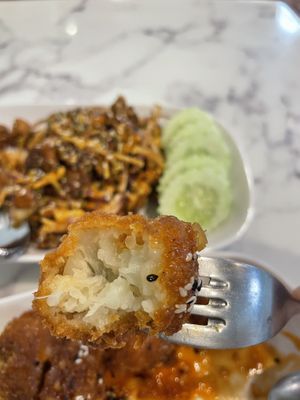 Close-up cauliflower appetizer  #Veganuary at May Veggie Home Express - ประสานมิตรพลาซ่า in Bangkok