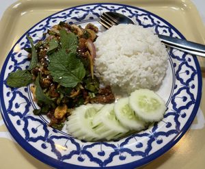 Yam sapp gai grob  at May Veggie Home Express - ประสานมิตรพลาซ่า in Bangkok