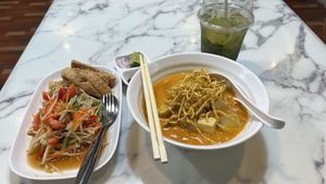 One of best Khao soi so far, Somtam (papaya salad) & viegin mojito. Authentic taste.   at May Veggie Home Express - ประสานมิตรพลาซ่า in Bangkok