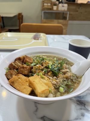 Tomyum Suppe  at May Veggie Home Express - ประสานมิตรพลาซ่า in Bangkok