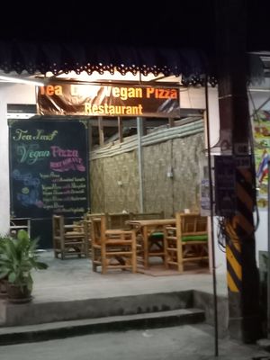 The shop at Tea Leaf Vegan Pizza in Koh Phangan