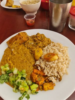 Vegan almoço with different preparations at Health Valley Barra in Salvador