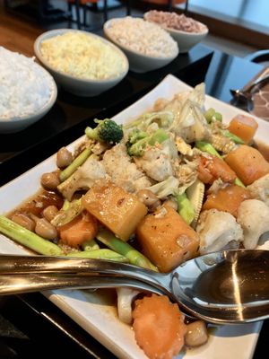 Vegetable wok  at Saffron in Doha