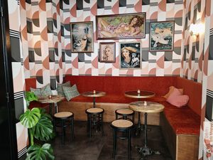 Cosy place at Abricot Bar in Paris