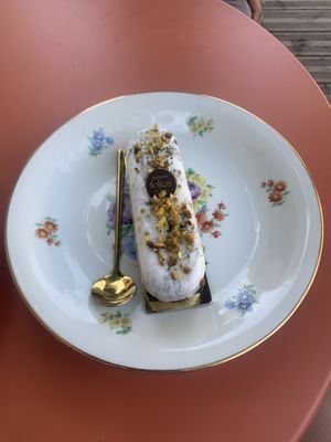 Vésuve   at Maison Folius in Carqueiranne