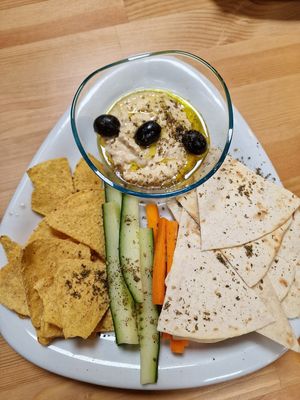 Vegan Hummus plate at Cafe @ Number 16 in Aberdour