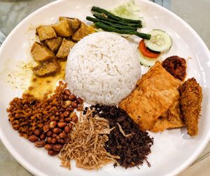 Vegan nasi lemak at Mituo Vegetarian Restaurant in Bandar Seri Begawan