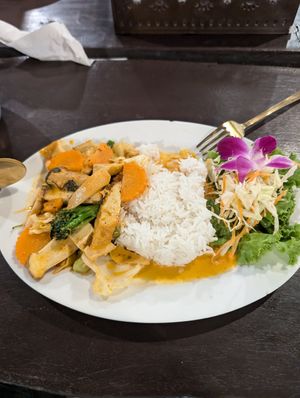  at Samsen Center in Bangkok