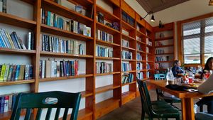  at At Sara's Table Chester Creek Cafe in Duluth