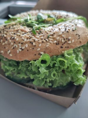 Vegan cheddar bagel at Pardoes in Galmaarden